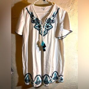 Crown & Ivy White Dress with Blue Embroidery summer cotton flutter sleeve loose